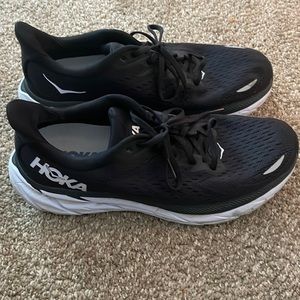 Hoka Clifton 8’s